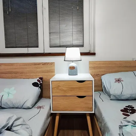 Maya's Cozy Little سكوبجي